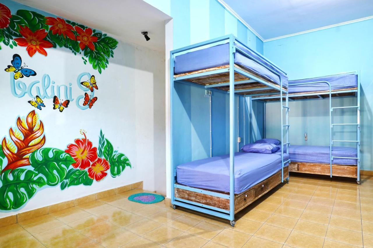 Balini 9 Hostel Denpasar Eksteriør billede